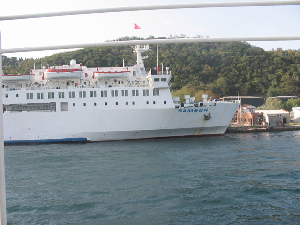 Brodovi, camci i tankeri u Istanbulu (Turska) 09 A.jpg